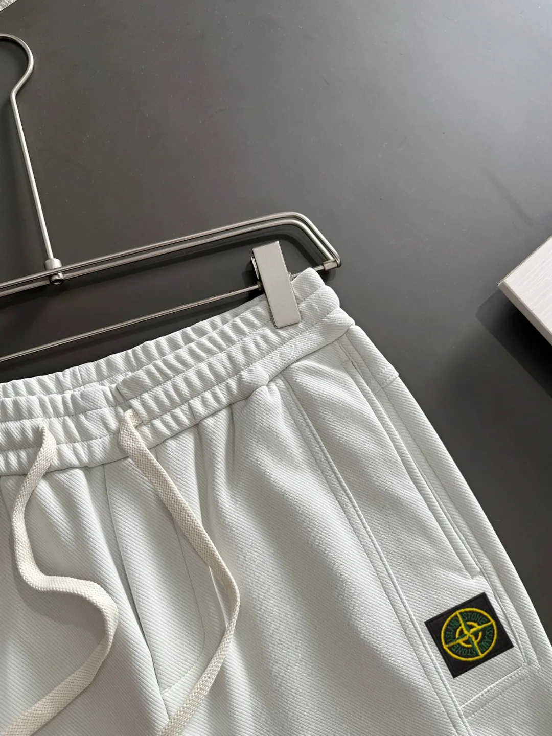Next day shipping P360 Stone Island 2025 new autumn elastic band casual pants, thick counter-customized fabrics, high breathability and comfort, impeccable details, brand element design concept, reflecting high quality. It feels delicate and soft! It presents a casual cut and the upper body shape is great! Size: M-4XL